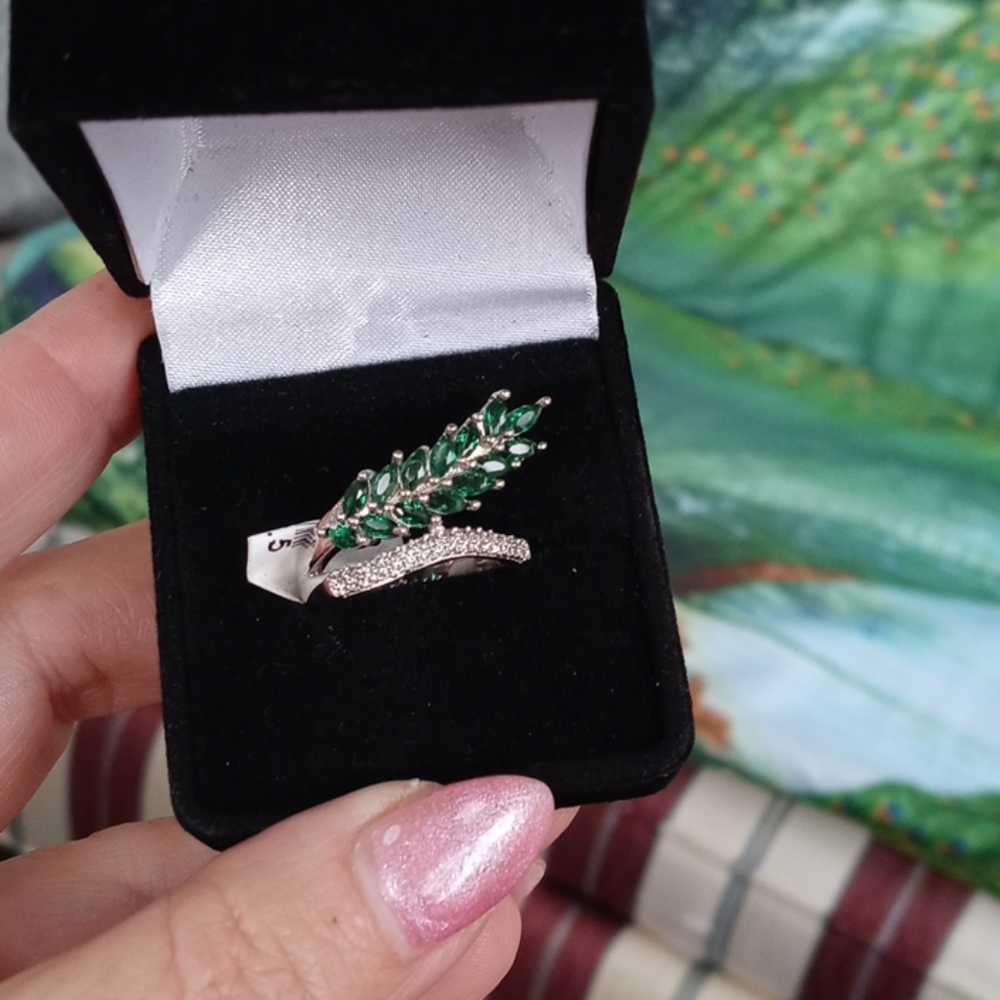 New-925 SS Emerald Quartz & Topaz Size 6.75